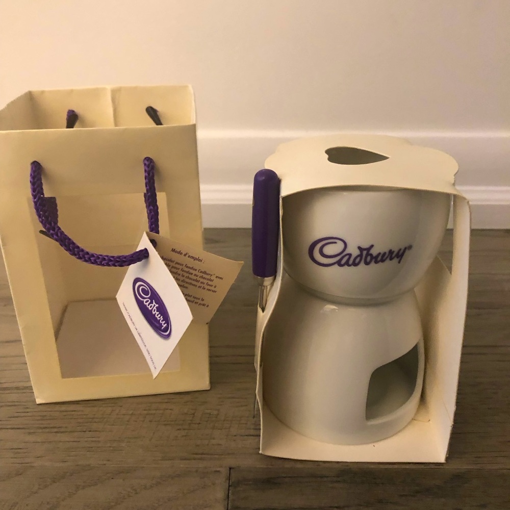 🎉 2 for $20 🎉BNWOT Cadbury Personal chocolate Fondue set 🍫
